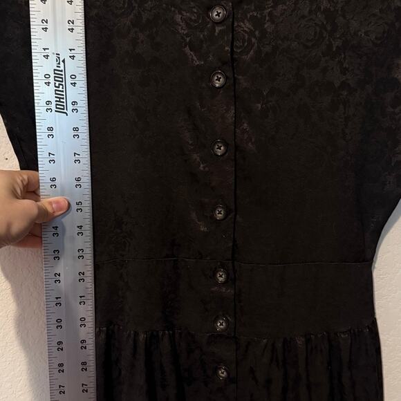 BEAUTIFUL floral black vintage inspired Urban Renewal Vneck dress with buttons - Picture 7 of 8